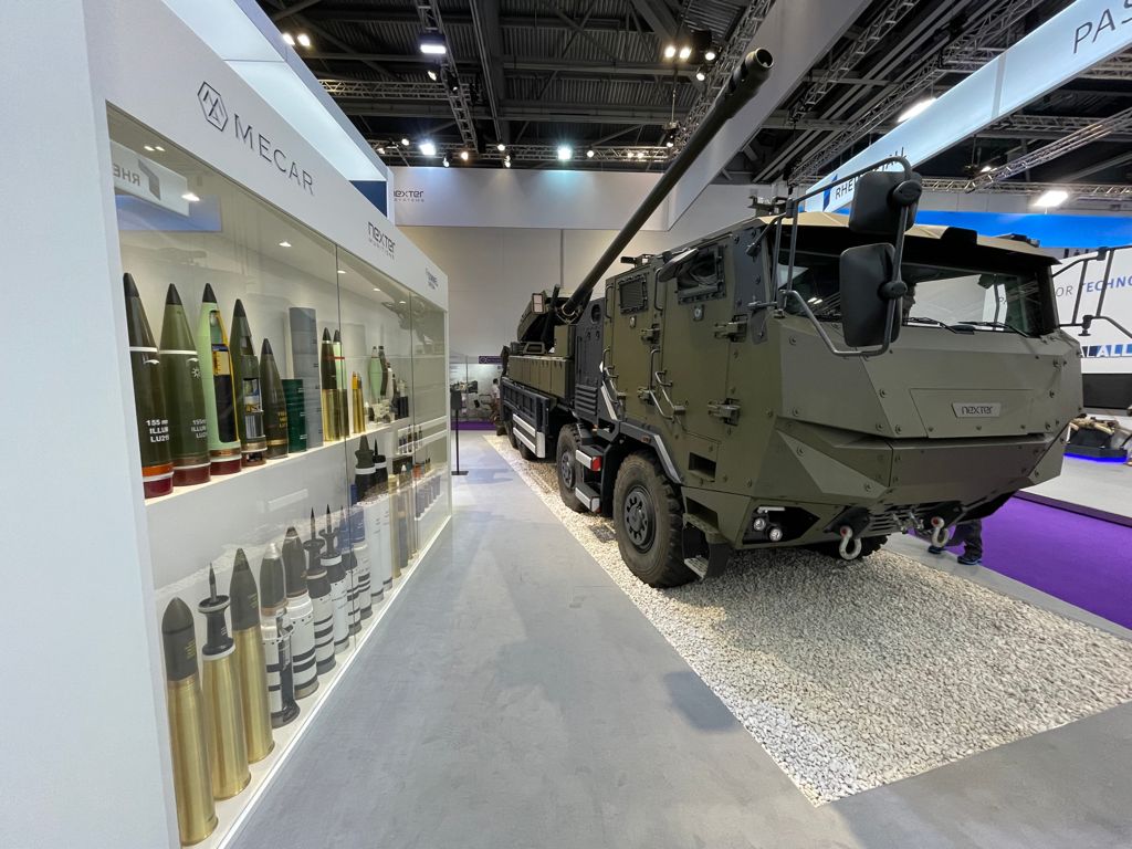 Nexter showcases CAESAR 8x8  at DSEI